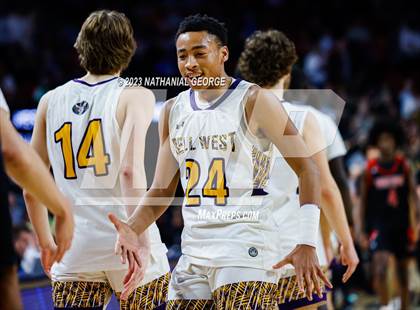 Thumbnail 1 in Bellevue West vs. Omaha Westside (NSAA Class A Semifinal) photogallery.