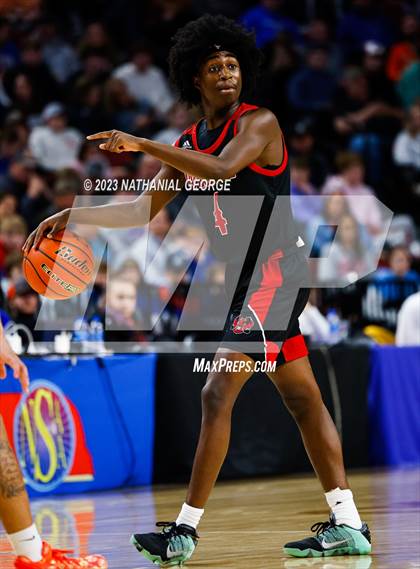 Thumbnail 2 in Bellevue West vs. Omaha Westside (NSAA Class A Semifinal) photogallery.