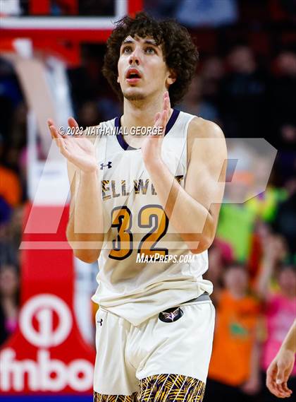 Thumbnail 2 in Bellevue West vs. Omaha Westside (NSAA Class A Semifinal) photogallery.