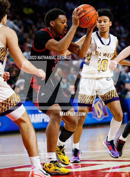 Thumbnail 2 in Bellevue West vs. Omaha Westside (NSAA Class A Semifinal) photogallery.