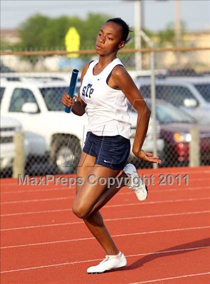 Thumbnail 3 in Texas Region II 16-5A District Meet photogallery.