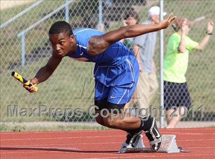 Thumbnail 3 in Texas Region II 16-5A District Meet photogallery.