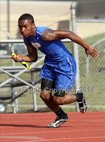 Thumbnail 3 in Texas Region II 16-5A District Meet photogallery.