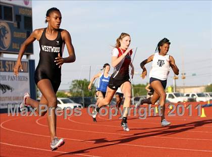 Thumbnail 3 in Texas Region II 16-5A District Meet photogallery.