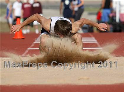 Thumbnail 3 in Texas Region II 16-5A District Meet photogallery.