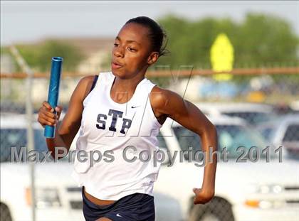 Thumbnail 1 in Texas Region II 16-5A District Meet photogallery.