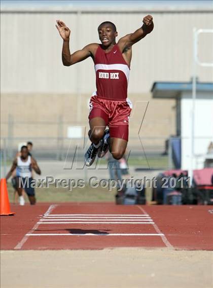 Thumbnail 3 in Texas Region II 16-5A District Meet photogallery.
