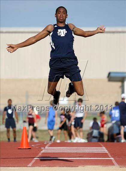 Thumbnail 1 in Texas Region II 16-5A District Meet photogallery.