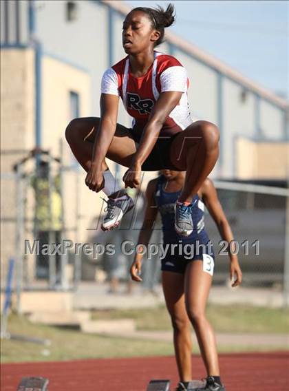 Thumbnail 3 in Texas Region II 16-5A District Meet photogallery.