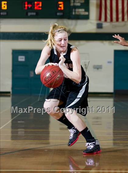 Thumbnail 1 in La Salle vs Nipomo (Santa Barbara Tournament of Champions) photogallery.
