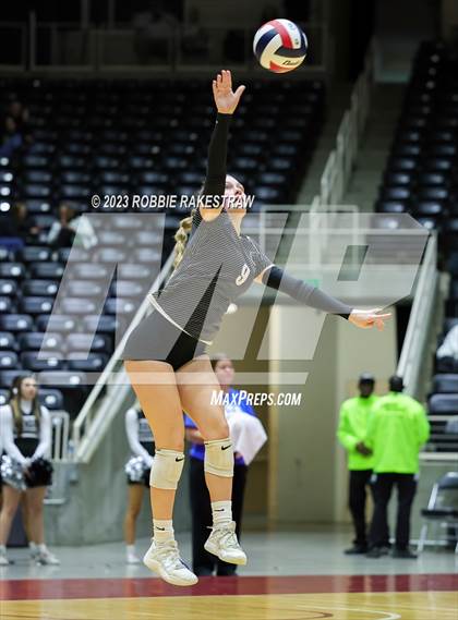 Thumbnail 3 in Randall vs. Salado (UIL 4A Volleyball Semifinal) photogallery.