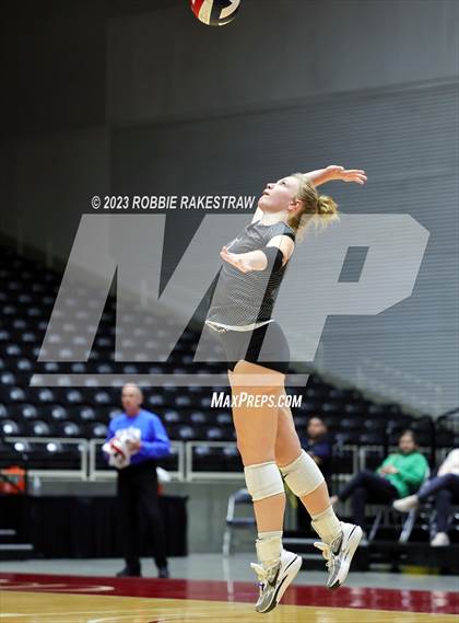Thumbnail 3 in Randall vs. Salado (UIL 4A Volleyball Semifinal) photogallery.