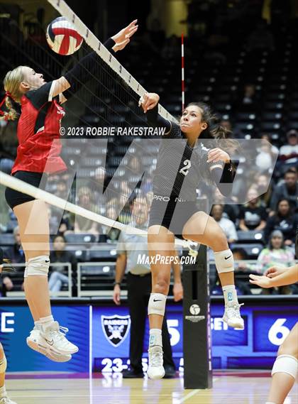 Thumbnail 2 in Randall vs. Salado (UIL 4A Volleyball Semifinal) photogallery.