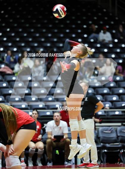 Thumbnail 2 in Randall vs. Salado (UIL 4A Volleyball Semifinal) photogallery.