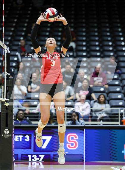 Thumbnail 2 in Randall vs. Salado (UIL 4A Volleyball Semifinal) photogallery.