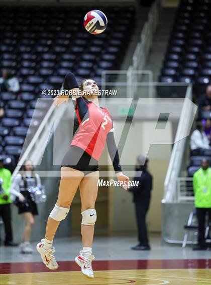 Thumbnail 3 in Randall vs. Salado (UIL 4A Volleyball Semifinal) photogallery.