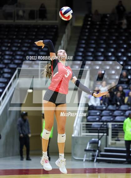 Thumbnail 2 in Randall vs. Salado (UIL 4A Volleyball Semifinal) photogallery.