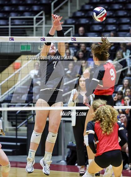 Thumbnail 2 in Randall vs. Salado (UIL 4A Volleyball Semifinal) photogallery.