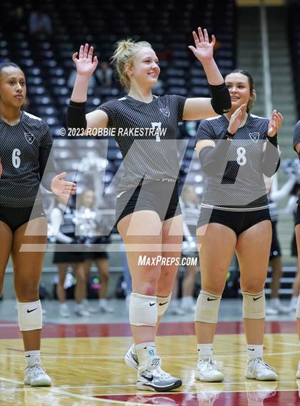 Thumbnail 2 in Randall vs. Salado (UIL 4A Volleyball Semifinal) photogallery.