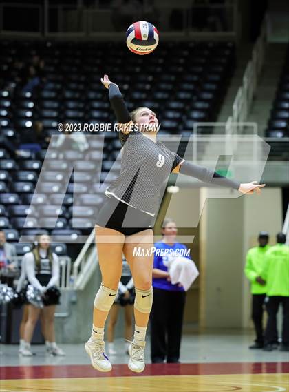 Thumbnail 2 in Randall vs. Salado (UIL 4A Volleyball Semifinal) photogallery.