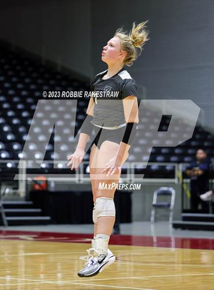 Thumbnail 2 in Randall vs. Salado (UIL 4A Volleyball Semifinal) photogallery.