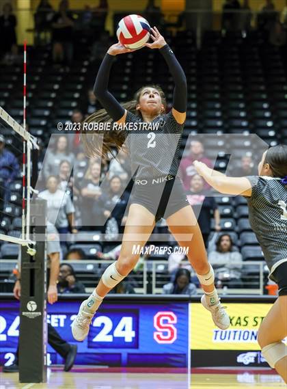 Thumbnail 2 in Randall vs. Salado (UIL 4A Volleyball Semifinal) photogallery.
