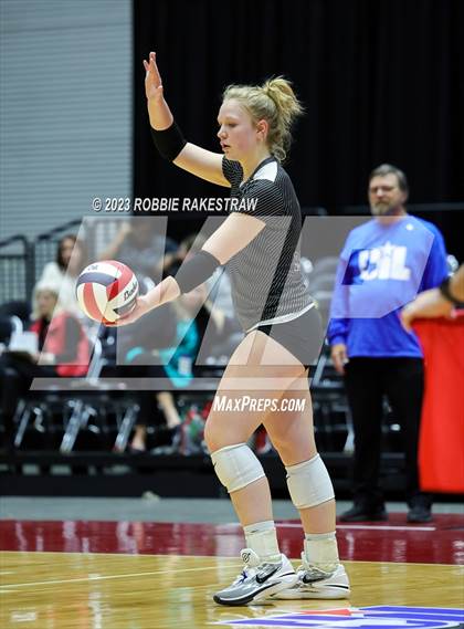 Thumbnail 2 in Randall vs. Salado (UIL 4A Volleyball Semifinal) photogallery.