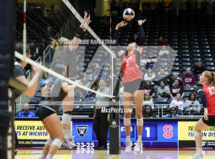 Thumbnail 2 in Randall vs. Salado (UIL 4A Volleyball Semifinal) photogallery.