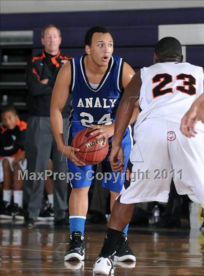 Thumbnail 1 in Analy vs. Foothill (St. Hope Elite Classic) photogallery.