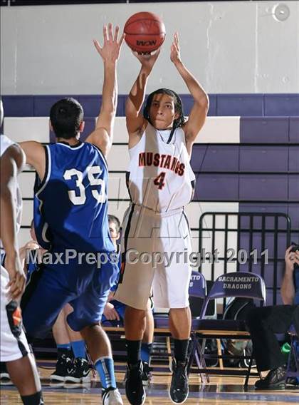 Thumbnail 2 in Analy vs. Foothill (St. Hope Elite Classic) photogallery.