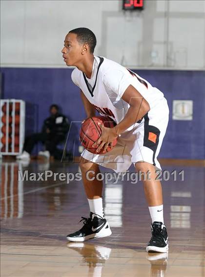 Thumbnail 3 in Analy vs. Foothill (St. Hope Elite Classic) photogallery.