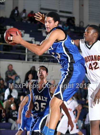 Thumbnail 3 in Analy vs. Foothill (St. Hope Elite Classic) photogallery.