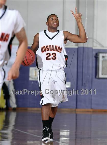 Thumbnail 3 in Analy vs. Foothill (St. Hope Elite Classic) photogallery.