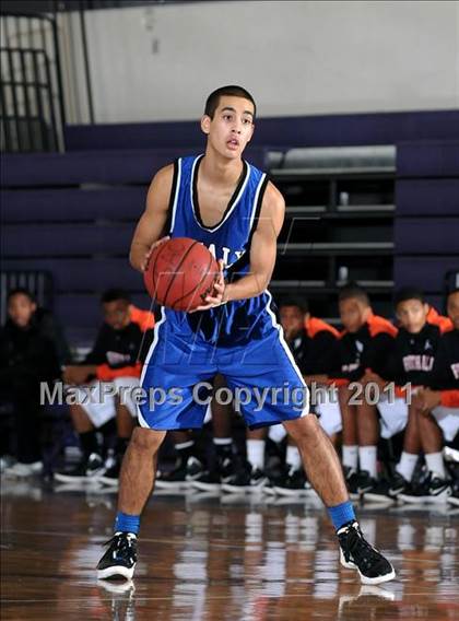 Thumbnail 2 in Analy vs. Foothill (St. Hope Elite Classic) photogallery.