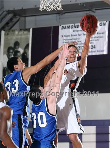 Thumbnail 2 in Analy vs. Foothill (St. Hope Elite Classic) photogallery.