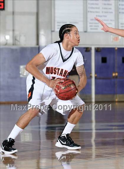 Thumbnail 3 in Analy vs. Foothill (St. Hope Elite Classic) photogallery.