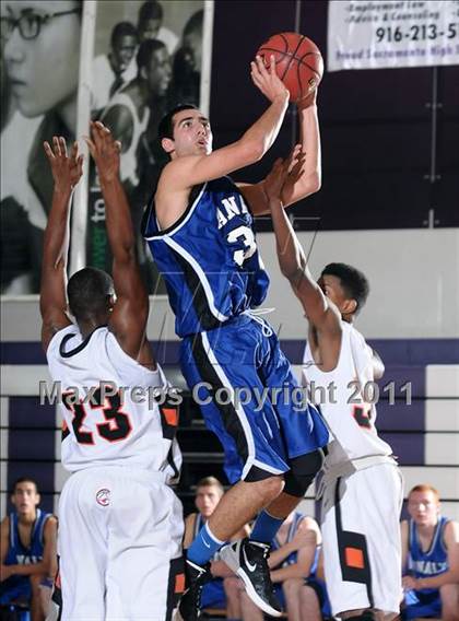 Thumbnail 2 in Analy vs. Foothill (St. Hope Elite Classic) photogallery.