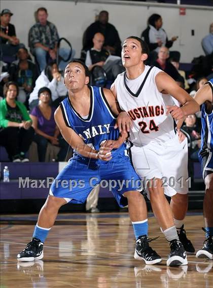 Thumbnail 3 in Analy vs. Foothill (St. Hope Elite Classic) photogallery.