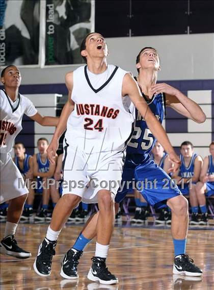 Thumbnail 3 in Analy vs. Foothill (St. Hope Elite Classic) photogallery.