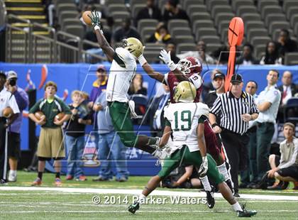 Thumbnail 1 in Destrehan vs. Acadiana (LHSAA Class 5A Final) photogallery.
