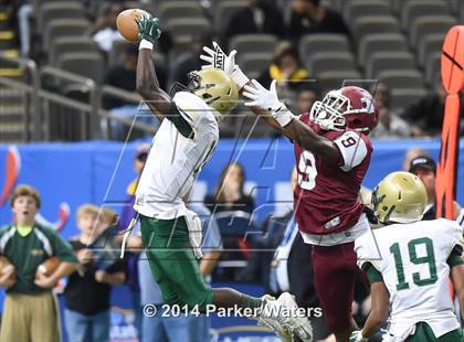 Thumbnail 2 in Destrehan vs. Acadiana (LHSAA Class 5A Final) photogallery.