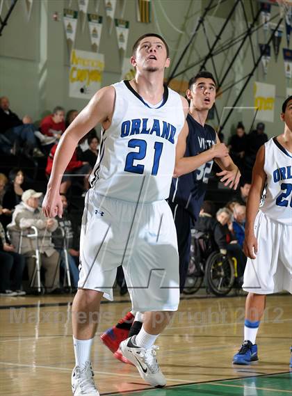 Thumbnail 2 in Vista del Lago vs. Orland (Ram Jam Winter Classic) photogallery.