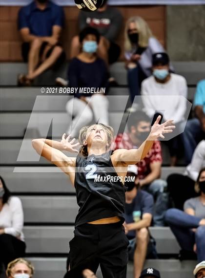 Thumbnail 1 in Sanger @ Clovis North photogallery.