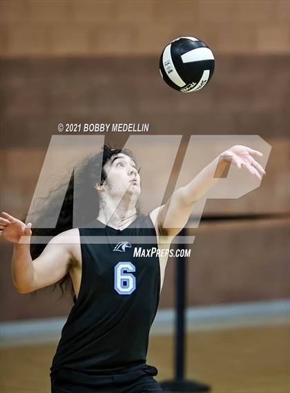 Thumbnail 1 in Sanger @ Clovis North photogallery.