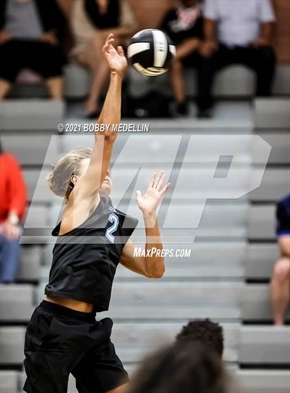 Thumbnail 1 in Sanger @ Clovis North photogallery.