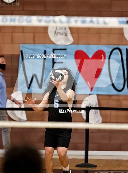 Thumbnail 1 in Sanger @ Clovis North photogallery.