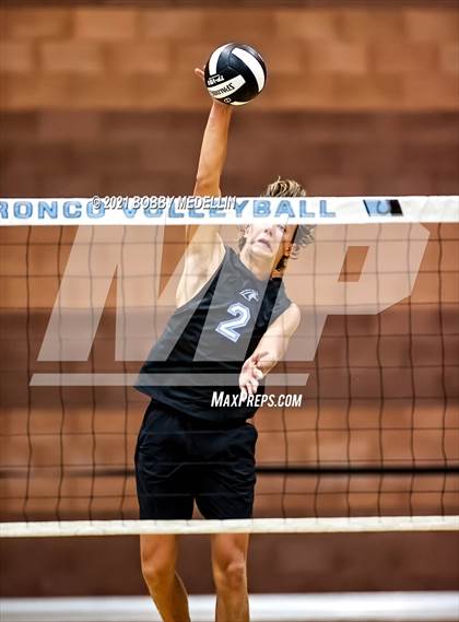 Thumbnail 1 in Sanger @ Clovis North photogallery.