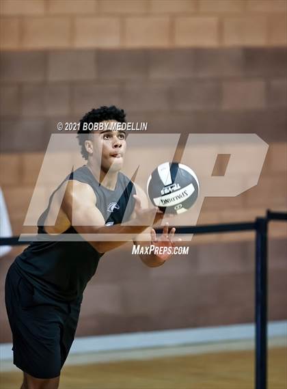 Thumbnail 1 in Sanger @ Clovis North photogallery.