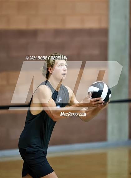 Thumbnail 2 in Sanger @ Clovis North photogallery.