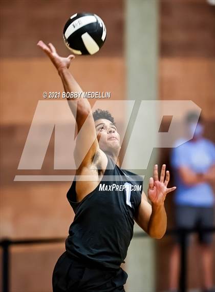 Thumbnail 2 in Sanger @ Clovis North photogallery.